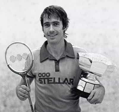 Geoff Hunt holding a trophy